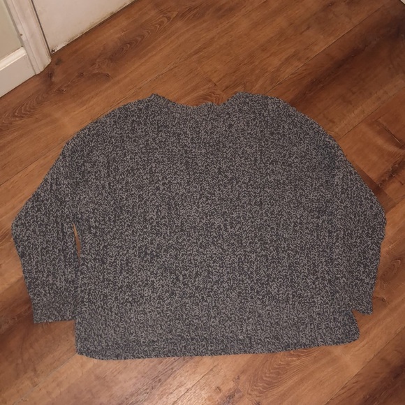 American Eagle Oversized Sweater - Picture 3 of 3